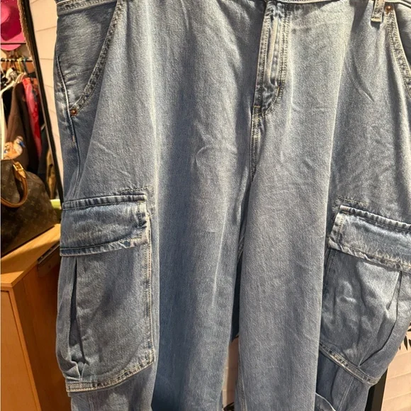 Old navy cargo jean size 20 - Picture 2 of 4